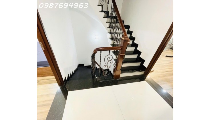 Q7 NGUYỄN THỊ THẬP NHÀ ĐẸP KIẾN TRÚC SƯ THIẾT KẾ GẦN CHỢ TÂN MỸ SỔ VUÔNG 5x12m 8.xT